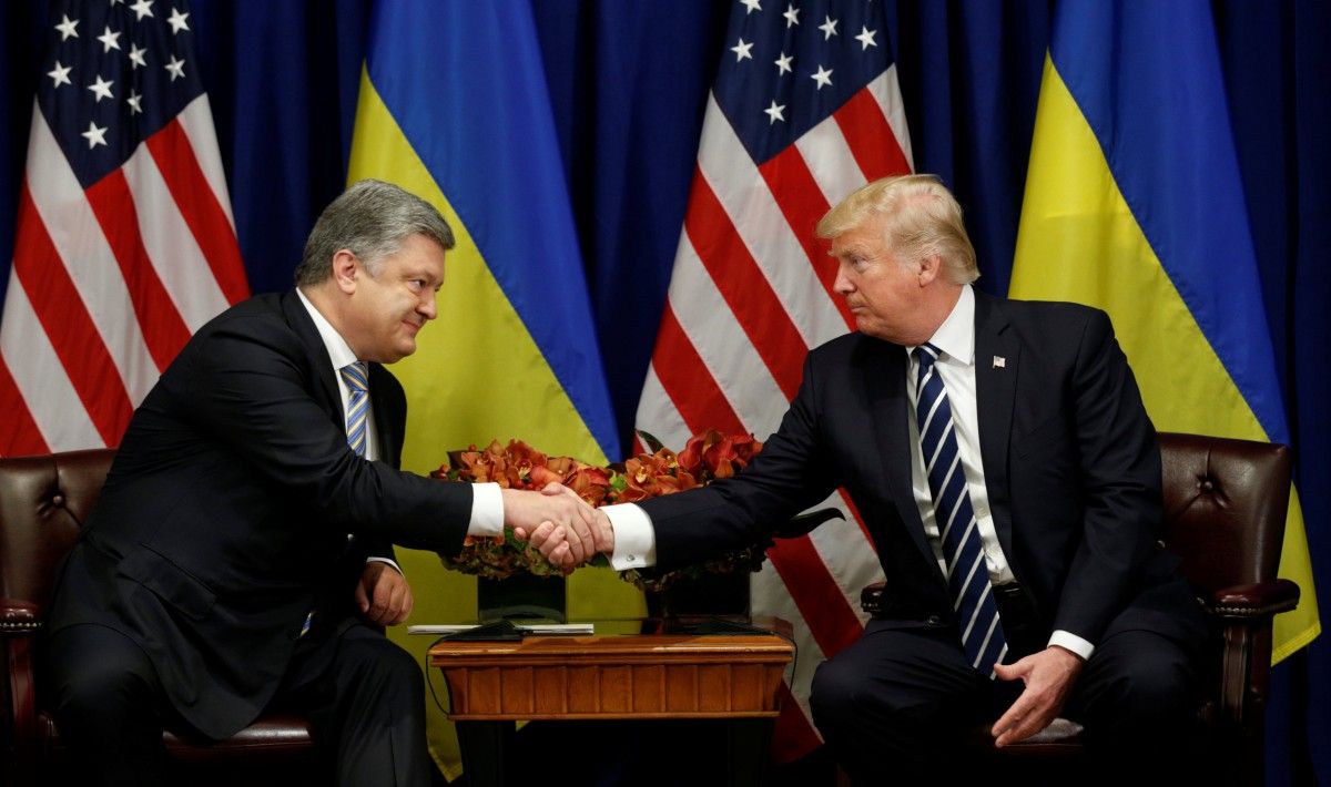 2017/10/1506010037-3884-petr-poroshenko-i-donald-tramp_1509101033.jpg