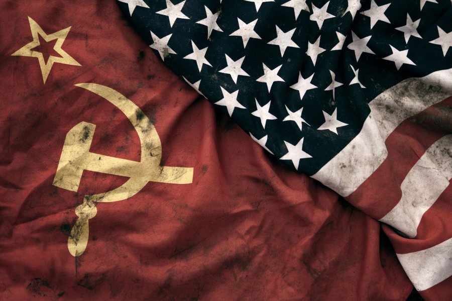 2017/12/grungy-flags-of-soviet-union-and-usa-184282094-58ea6e355f9b58ef7ef424b3_10592102724.jpg