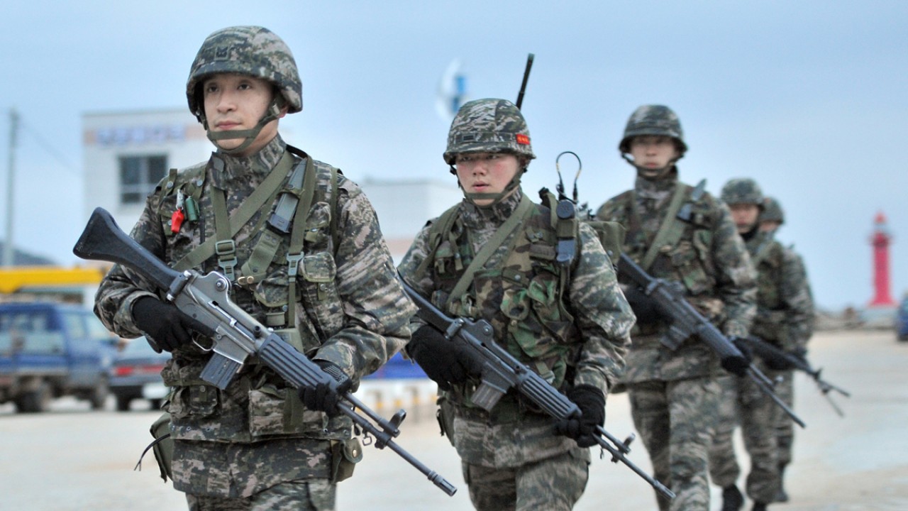2017/12/southkoreansoldiers32432_1513010162.jpg