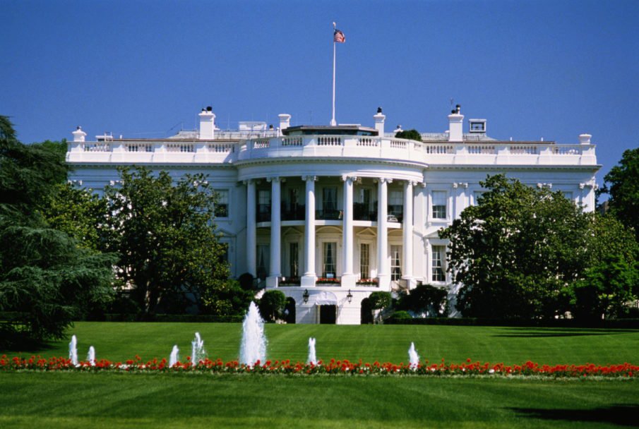 2017/12/white-house-905x60876567_1513156410.jpg