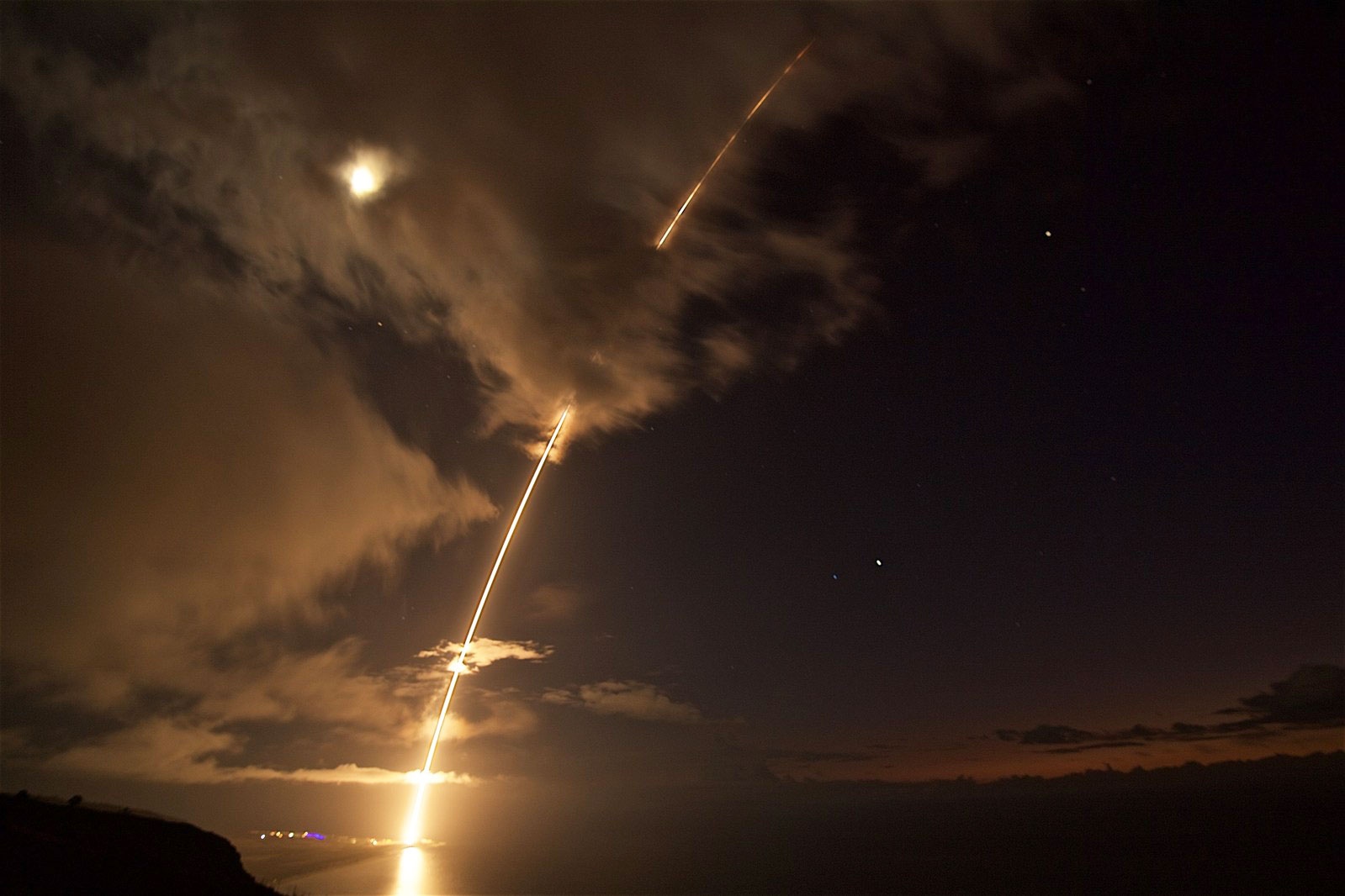 2018/01/104680785-Raytheon_Company_medium_range_ballistic_missile34534_1516107881.jpg