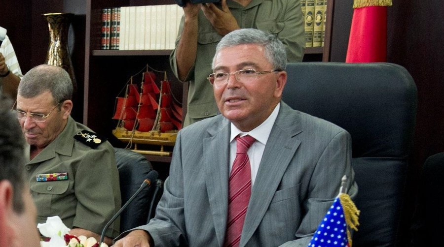 2018/02/unisian-Minister-of-Defense-Abdelkrim-Zbidi-i645_1518508918.jpg