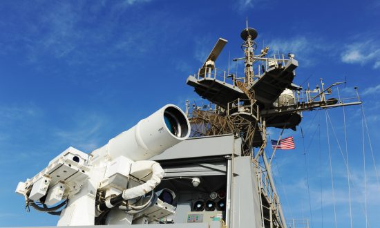 2018/04/Laser_Weapon_System_aboard_USS_Ponce_AFSBI-15_in_November_2014_02-550x330_1524237614.jpg