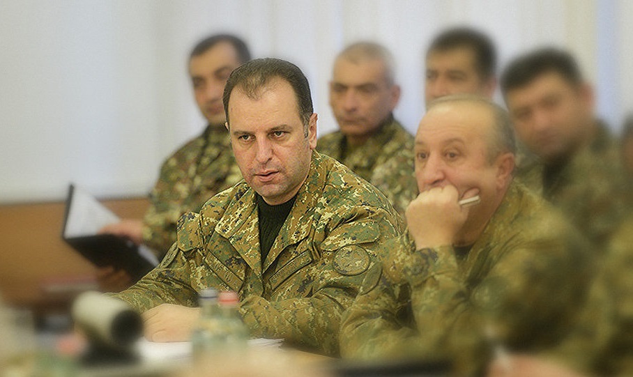 2018/04/министр-обороны-Армении4564_1522669216.jpg