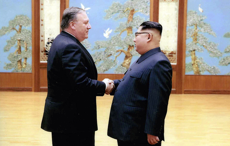 2018/05/2021-Maykl-Pompeo-və-Kim-Çen-In_1526101888.jpg
