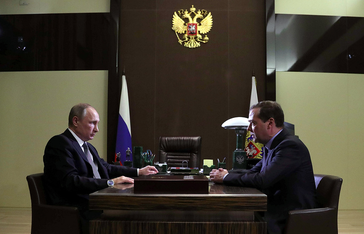 2018/05/2207-Vladimir-Putin-və-Dmitri-Medvedyev_1526643704.jpg