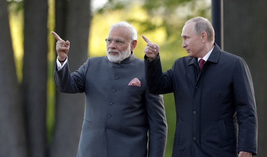 2018/05/2262-Vladimir-Putin---Narendra-Modi_1526904098.jpg