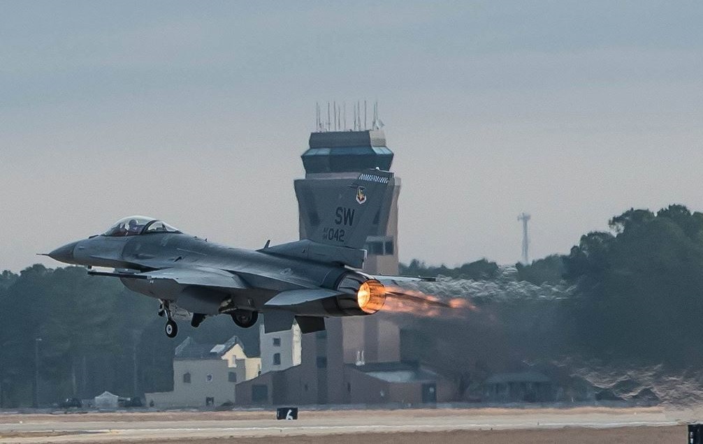 2018/05/2275-F-16-Viper_1526911296.jpg