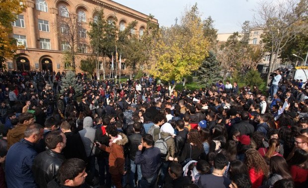 2018/06/üe_1529222054.jpg