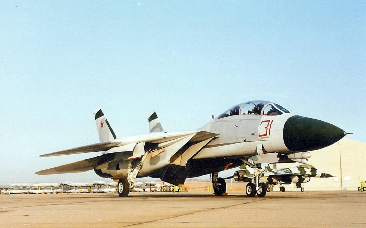 2018/08/F-14A_Tomcat_of_VF-126_c1993_1535110035.jpg
