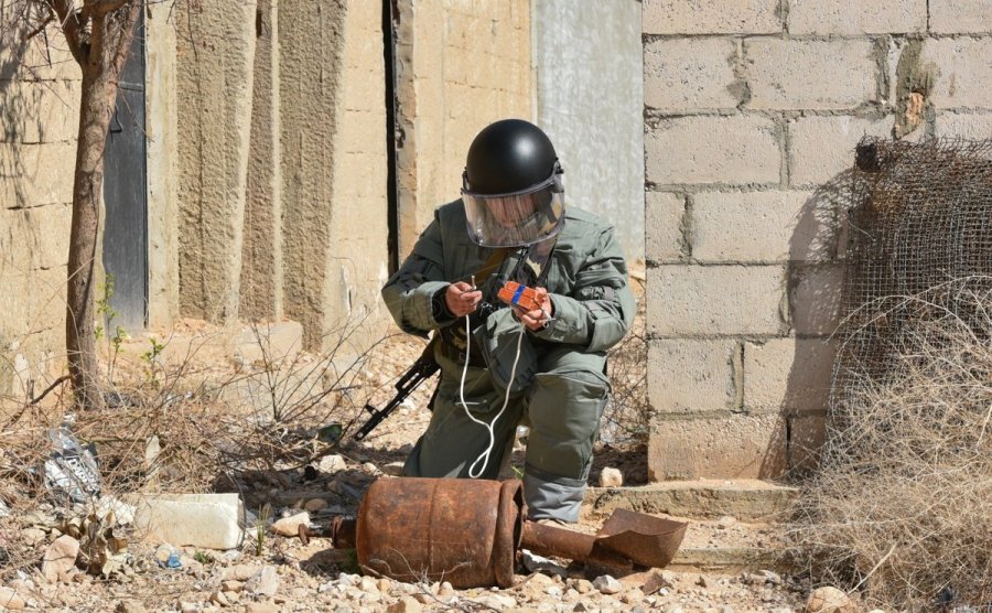 2018/08/MAC-of-Russian-forces-destroyed-633-explosive-items-in-Deir-Ezzor_1535706149.jpg