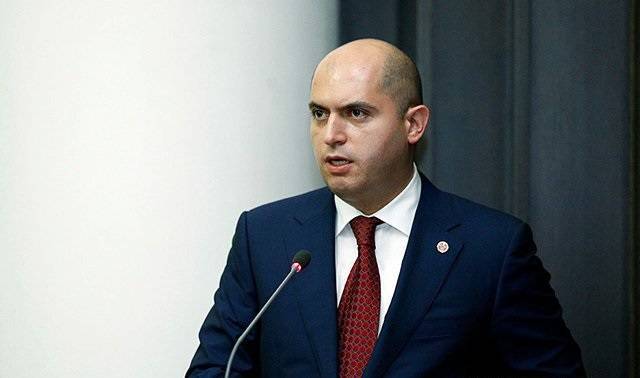 2019/05/Armen-1558616200.jpg