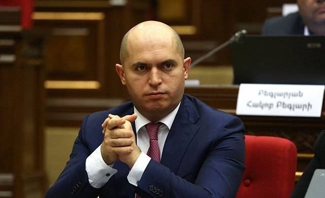 2019/06/Armen-1559978874.jpg