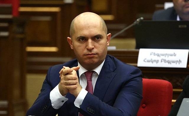 2019/08/Armen-1566203855.jpg