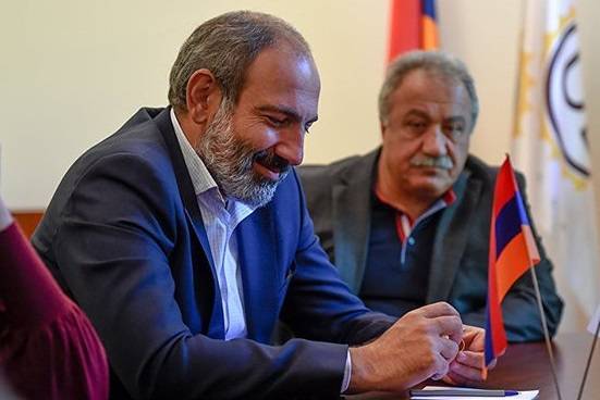 2019/09/nikol-1567586084.jpg