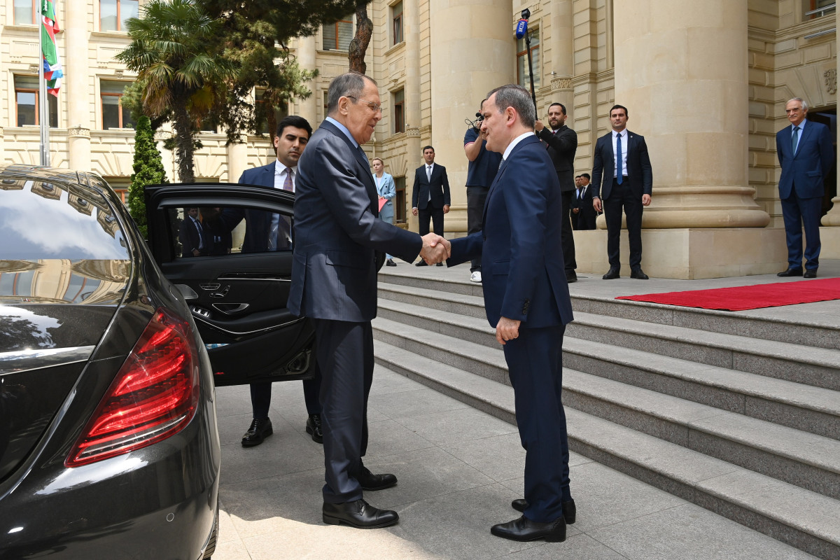 XİN: Ceyhun Bayramov və Lavrov Ermənistanla sülh sazişinin imzalanmasını  müzakirə edib - YENİLƏNİB